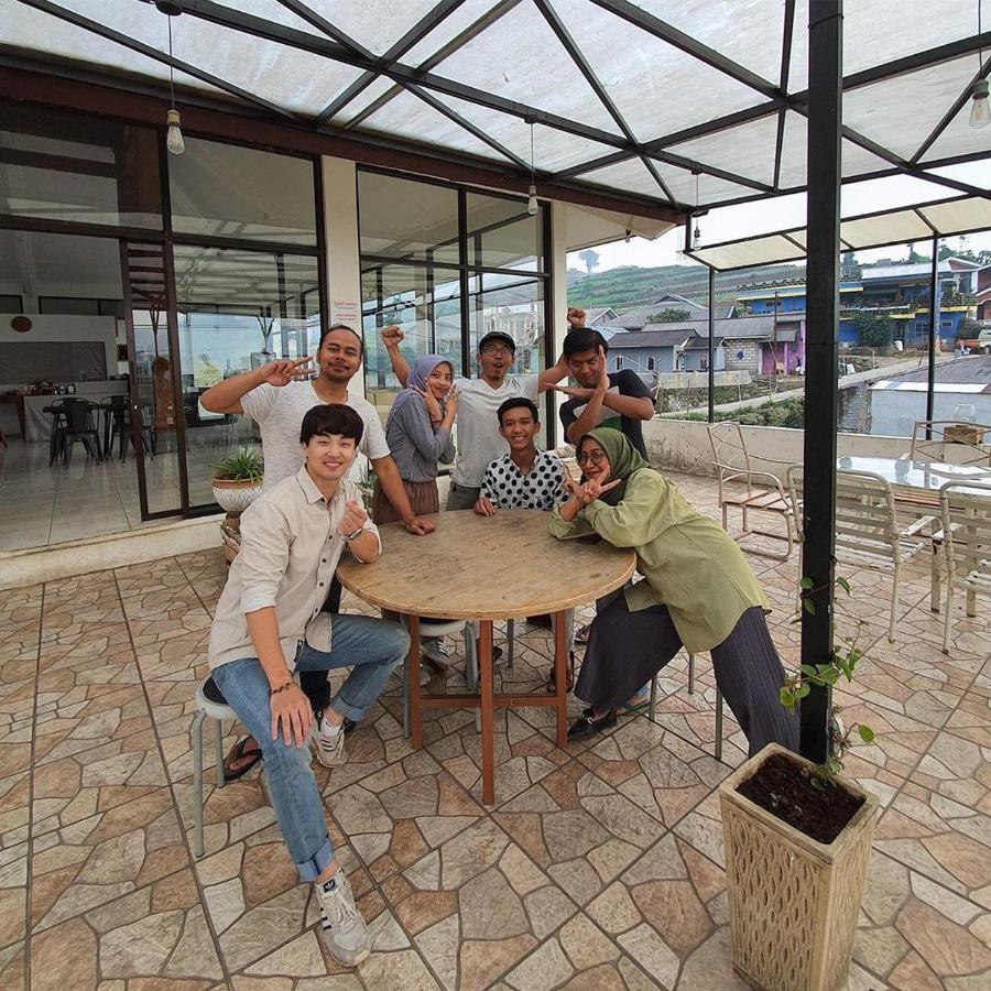 Tani Jiwo Hostel Diyeng Dış mekan fotoğraf