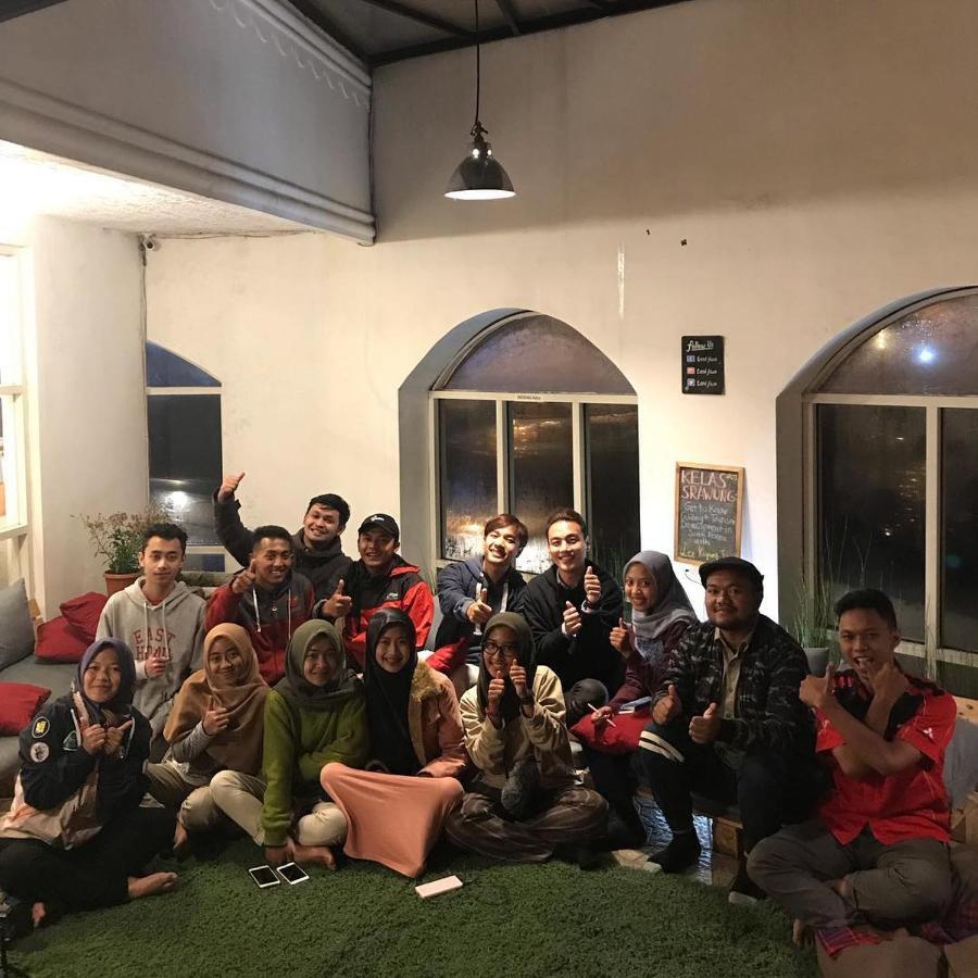 Tani Jiwo Hostel Diyeng Dış mekan fotoğraf