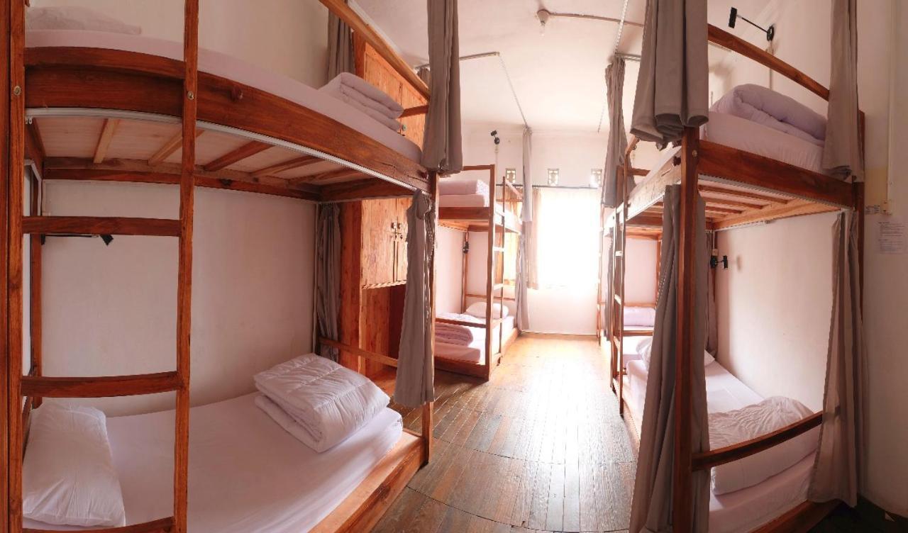 Tani Jiwo Hostel Diyeng Dış mekan fotoğraf