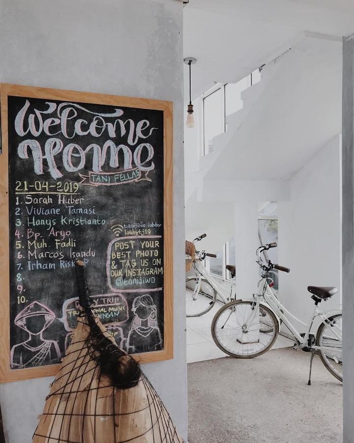 Tani Jiwo Hostel Diyeng Dış mekan fotoğraf
