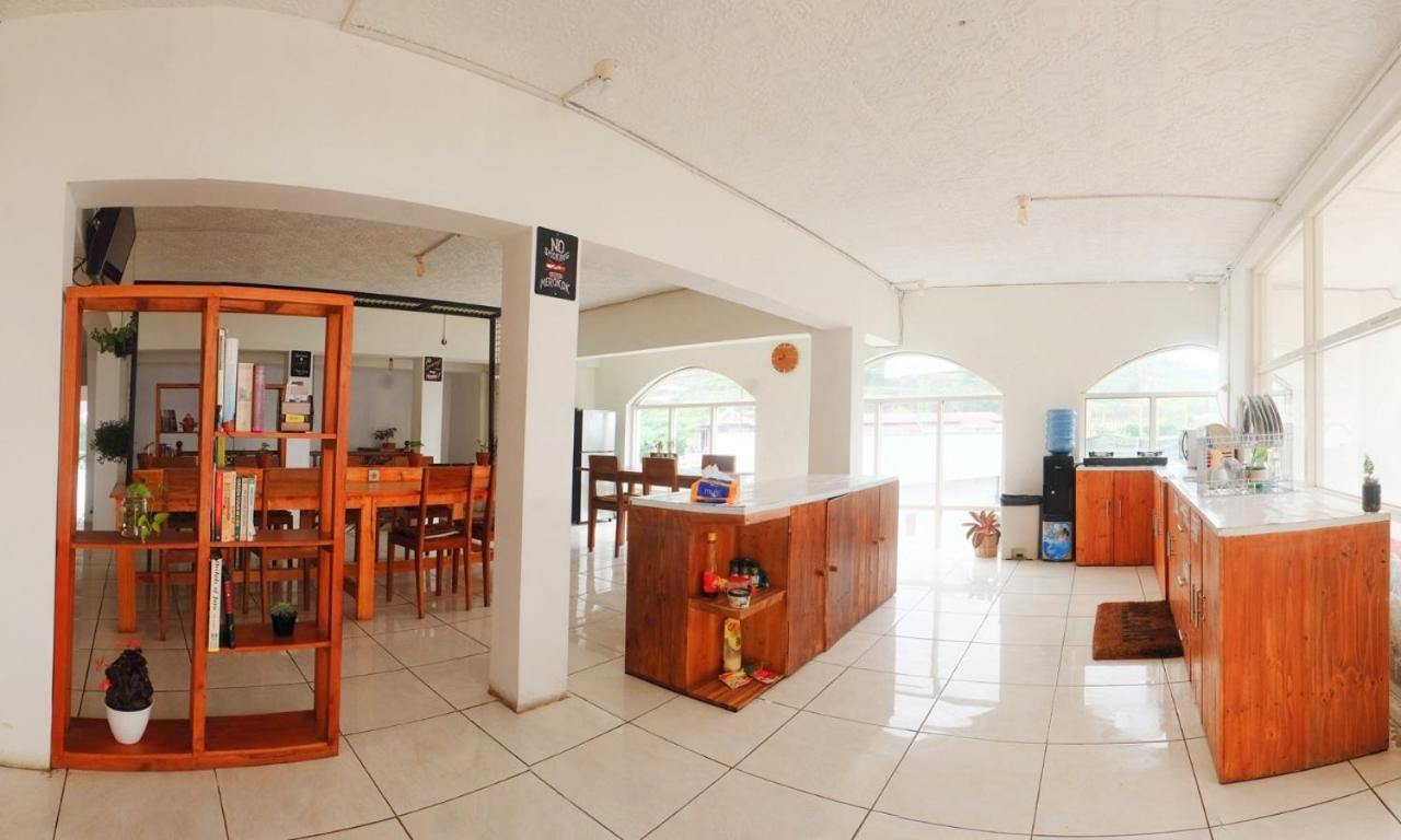 Tani Jiwo Hostel Diyeng Dış mekan fotoğraf