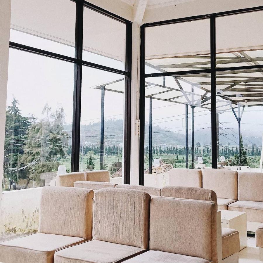 Tani Jiwo Hostel Diyeng Dış mekan fotoğraf