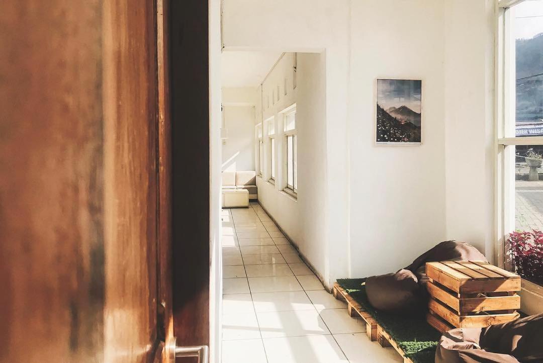Tani Jiwo Hostel Diyeng Dış mekan fotoğraf