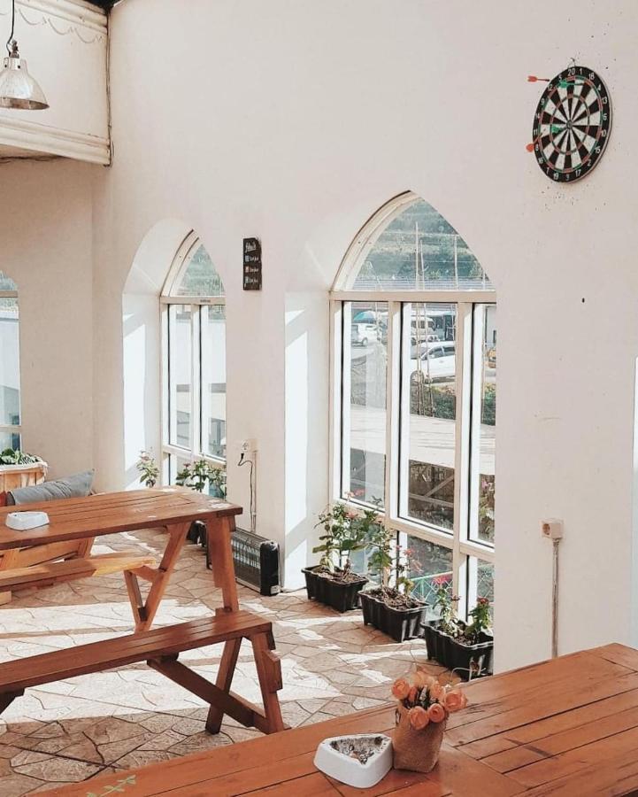 Tani Jiwo Hostel Diyeng Dış mekan fotoğraf